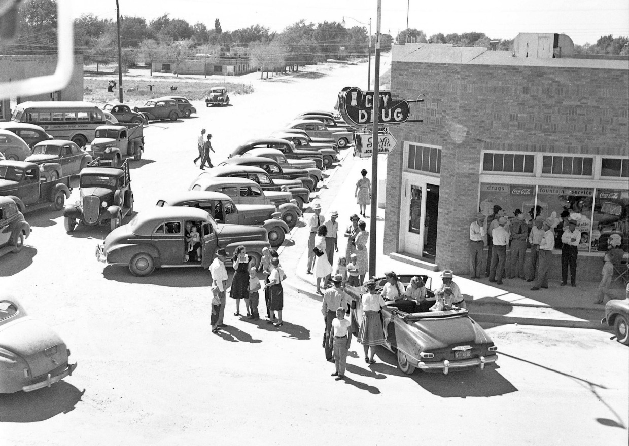 Vintage Vehicle & License Plate Photos